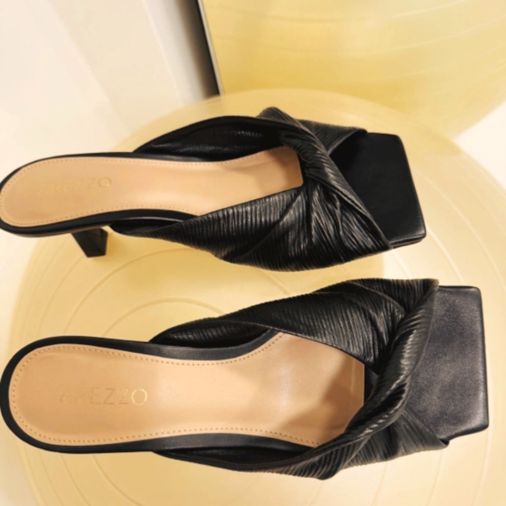 NWOT AREZZO Women's Shoes, SIZE 6.5